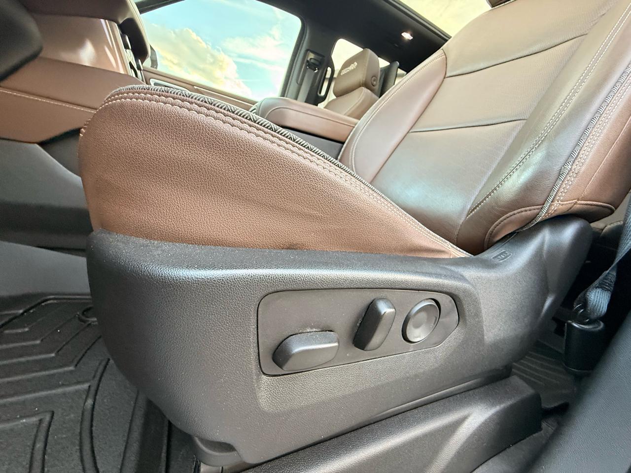 Chevrolet Tahoe 4WD 4dr High Country 2023