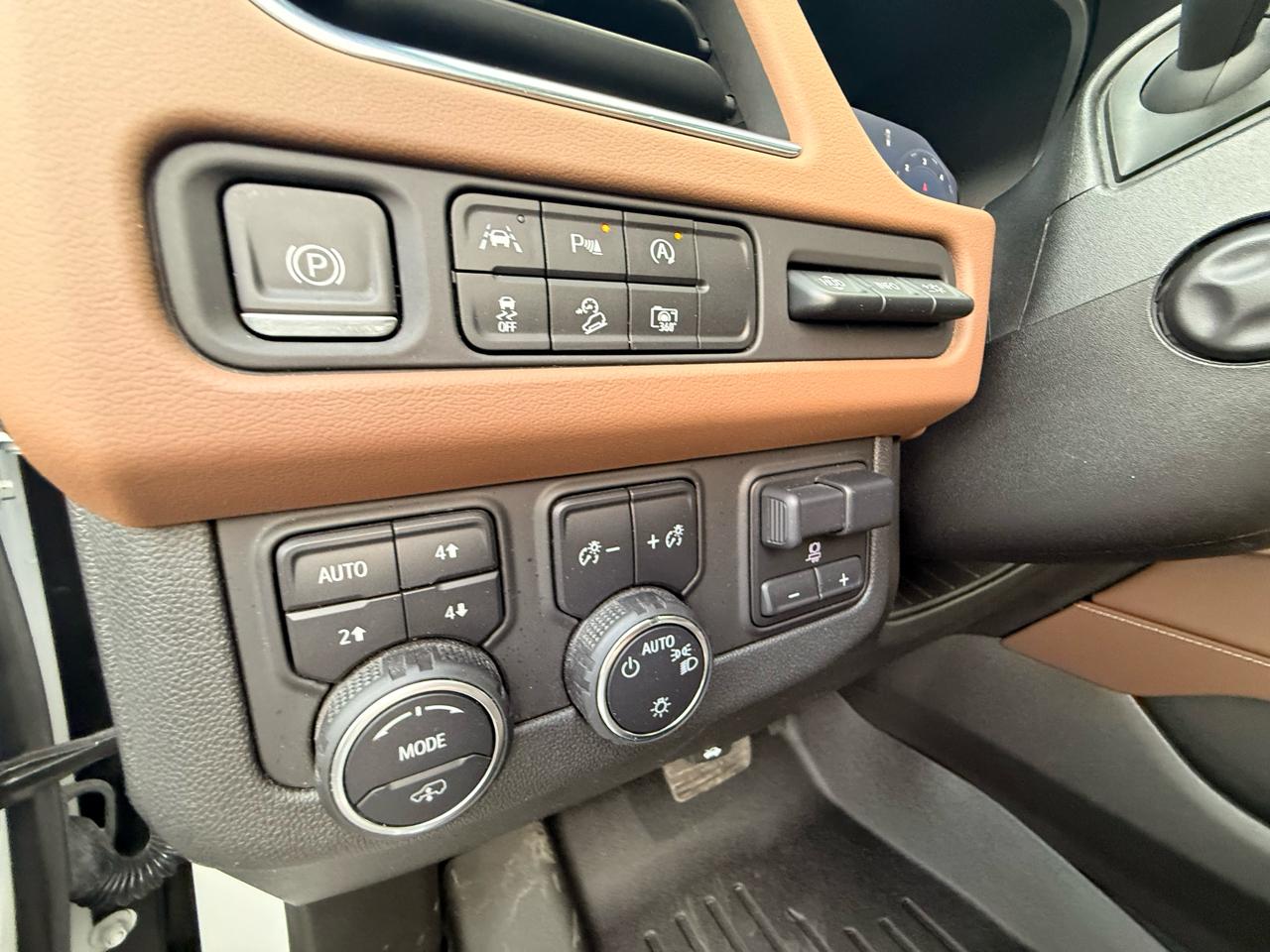 Chevrolet Tahoe 4WD 4dr High Country 2023