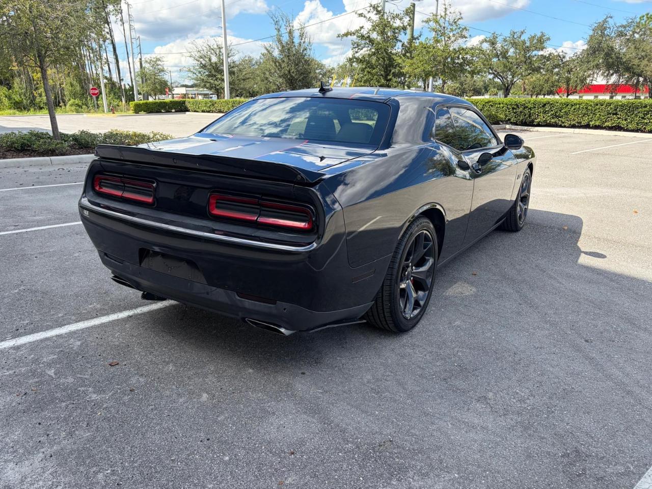 Dodge Challenger 2dr Cpe SRT 392 2015