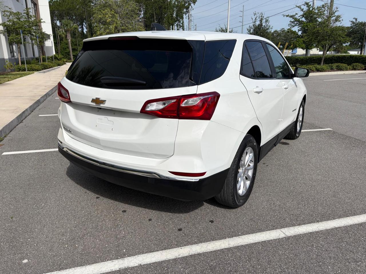 Chevrolet Equinox FWD 4dr LS w/1LS 2021