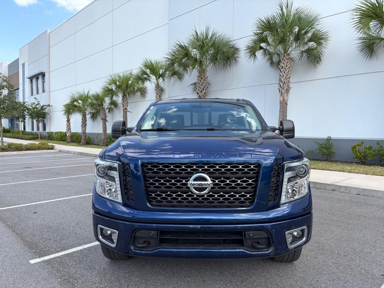 Nissan Titan 4x4 Crew Cab PRO-4X 2018