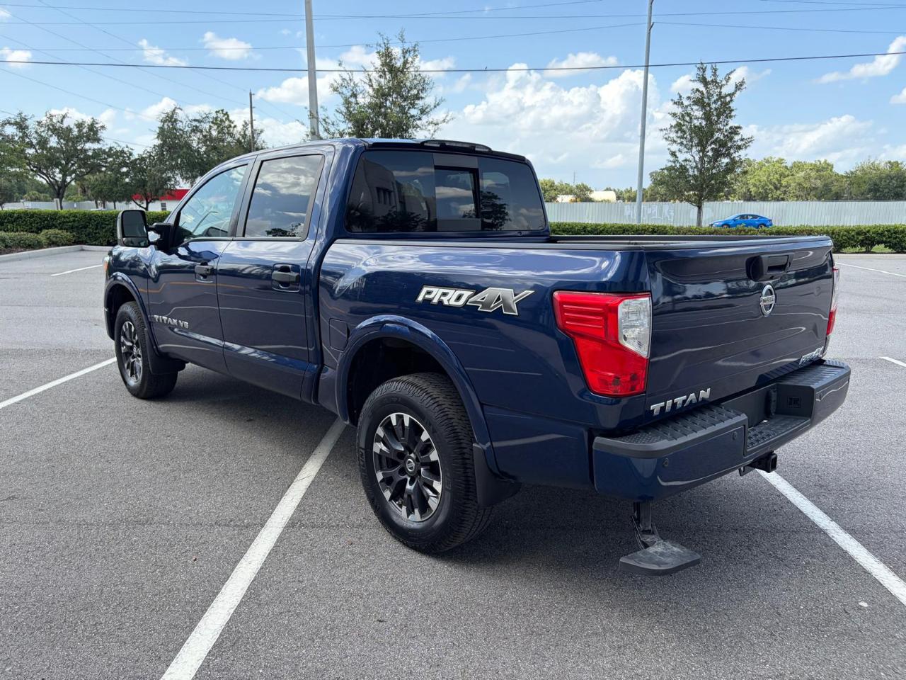 Nissan Titan 4x4 Crew Cab PRO-4X 2018