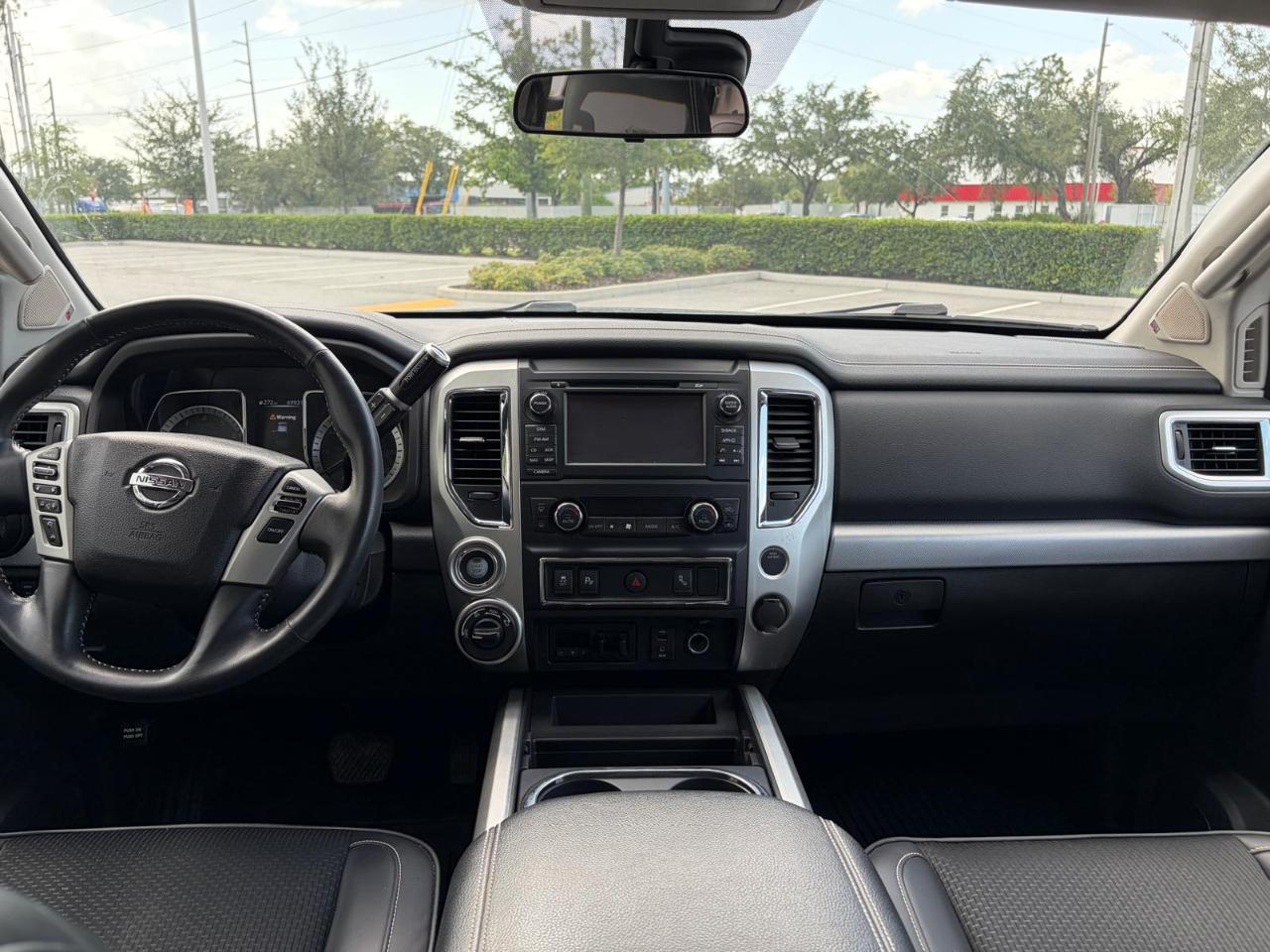 Nissan Titan 4x4 Crew Cab PRO-4X 2018