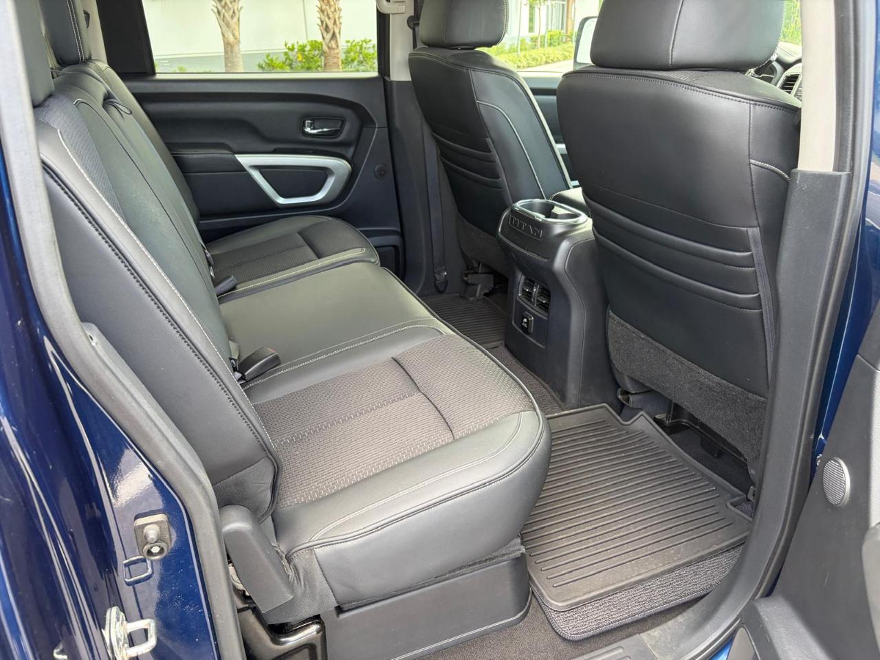 Nissan Titan 4x4 Crew Cab PRO-4X 2018