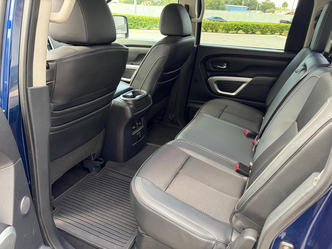 Nissan Titan 4x4 Crew Cab PRO-4X 2018