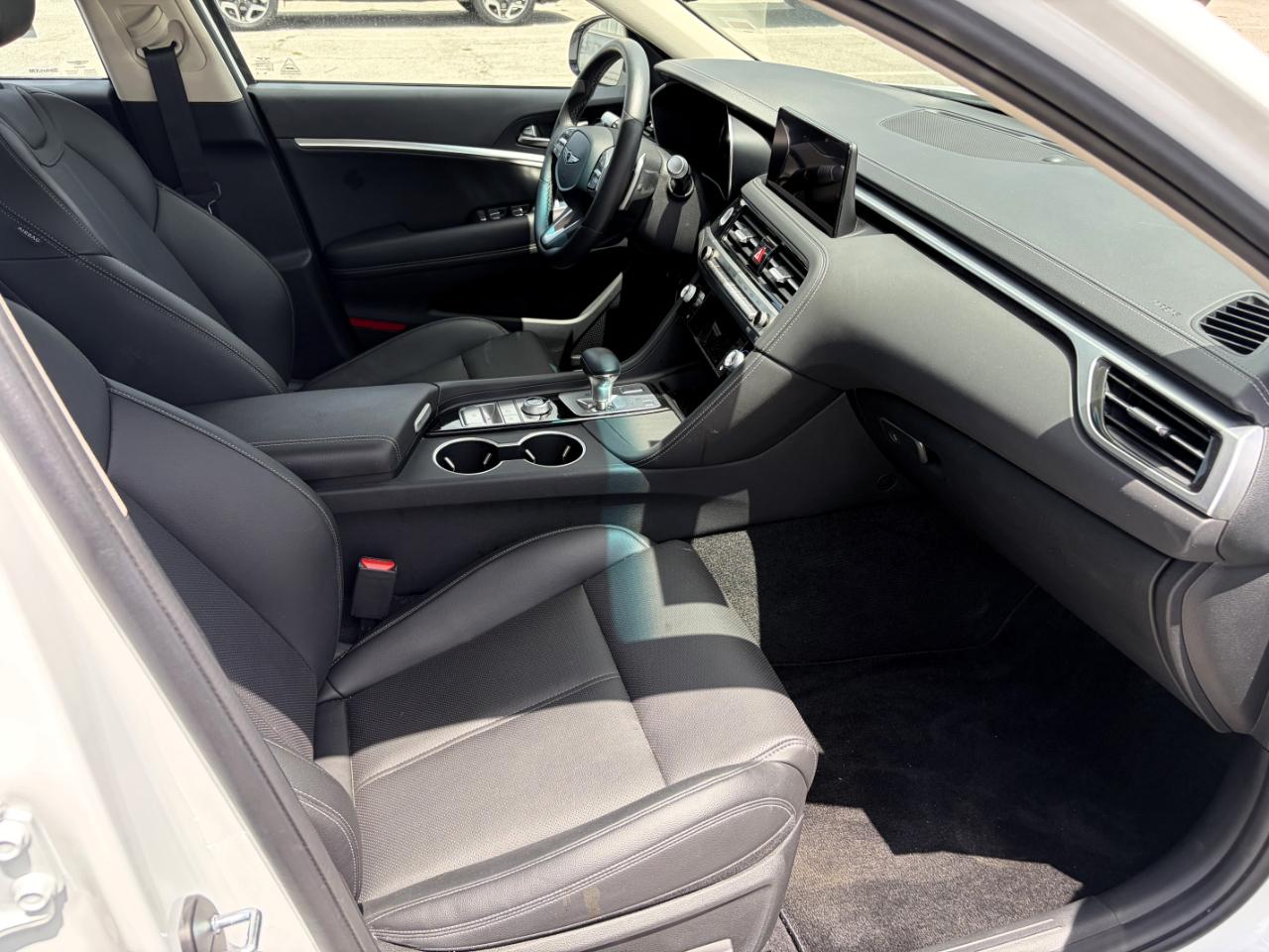 Genesis G70 2.5T RWD 2026