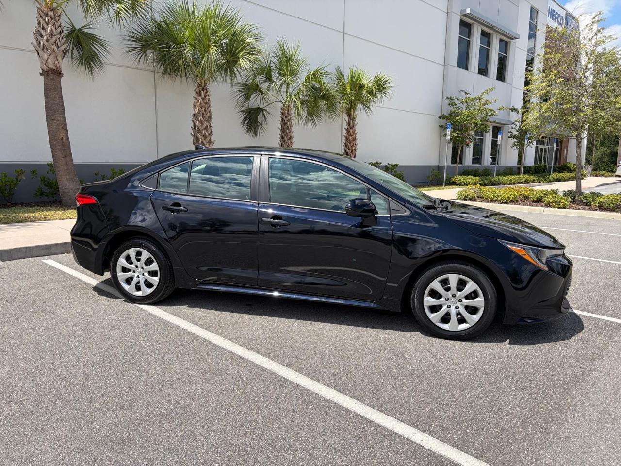 Toyota Corolla LE CVT (Natl) 2025