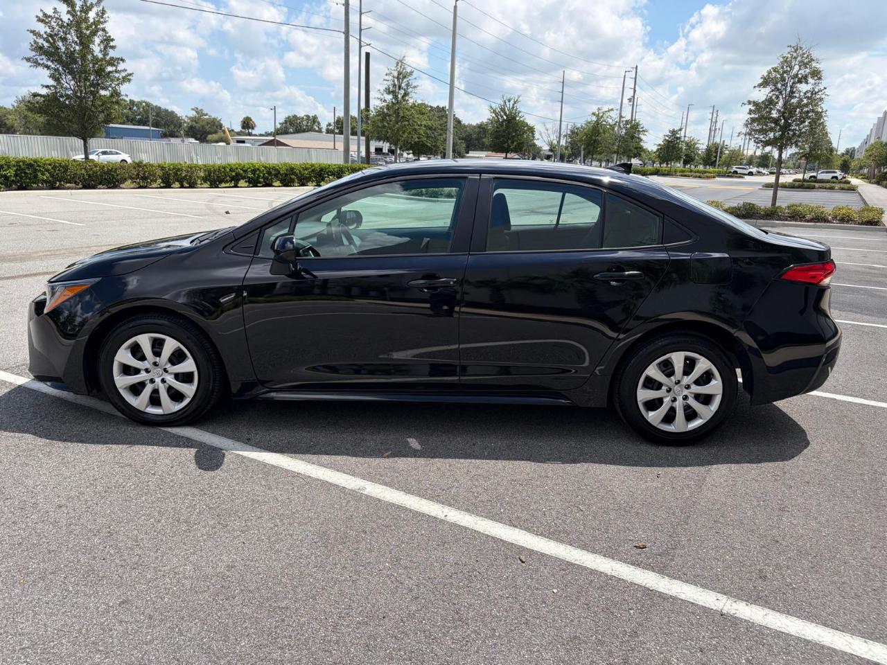 Toyota Corolla LE CVT (Natl) 2025