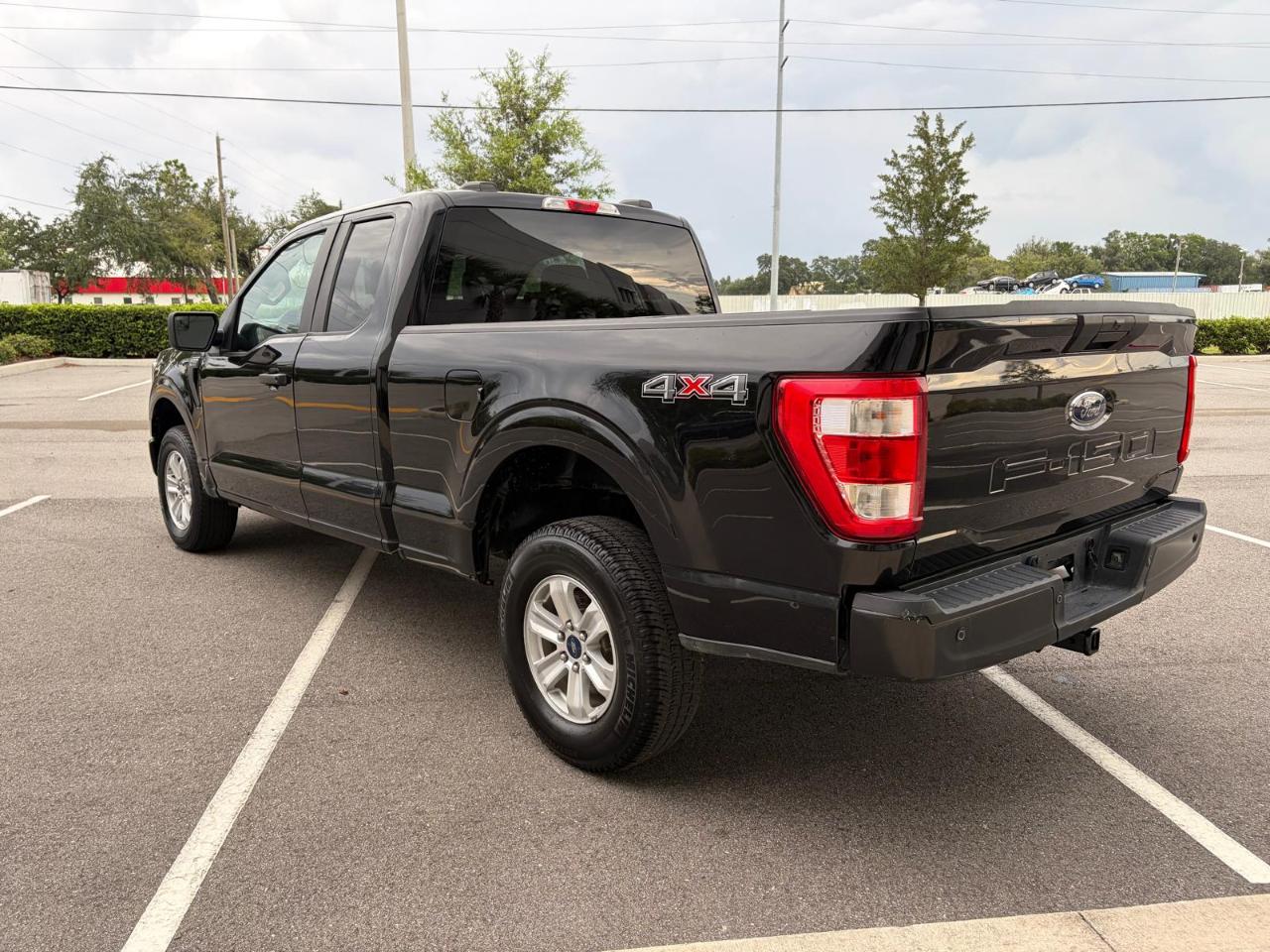 Ford F-150 XLT 4WD SuperCab 6.5' Box 2023
