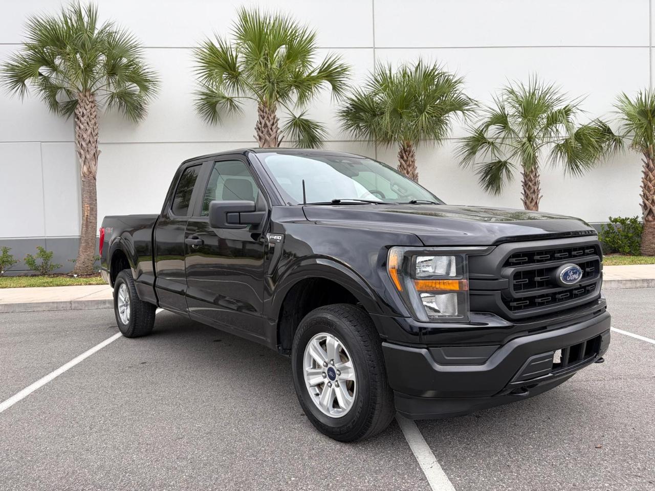Ford F-150 XLT 4WD SuperCab 6.5' Box 2023