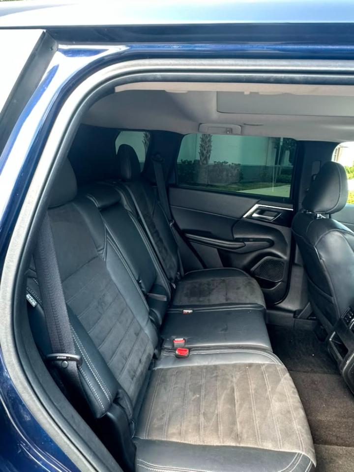 Mitsubishi Outlander SE Launch Edition S-AWC 2022