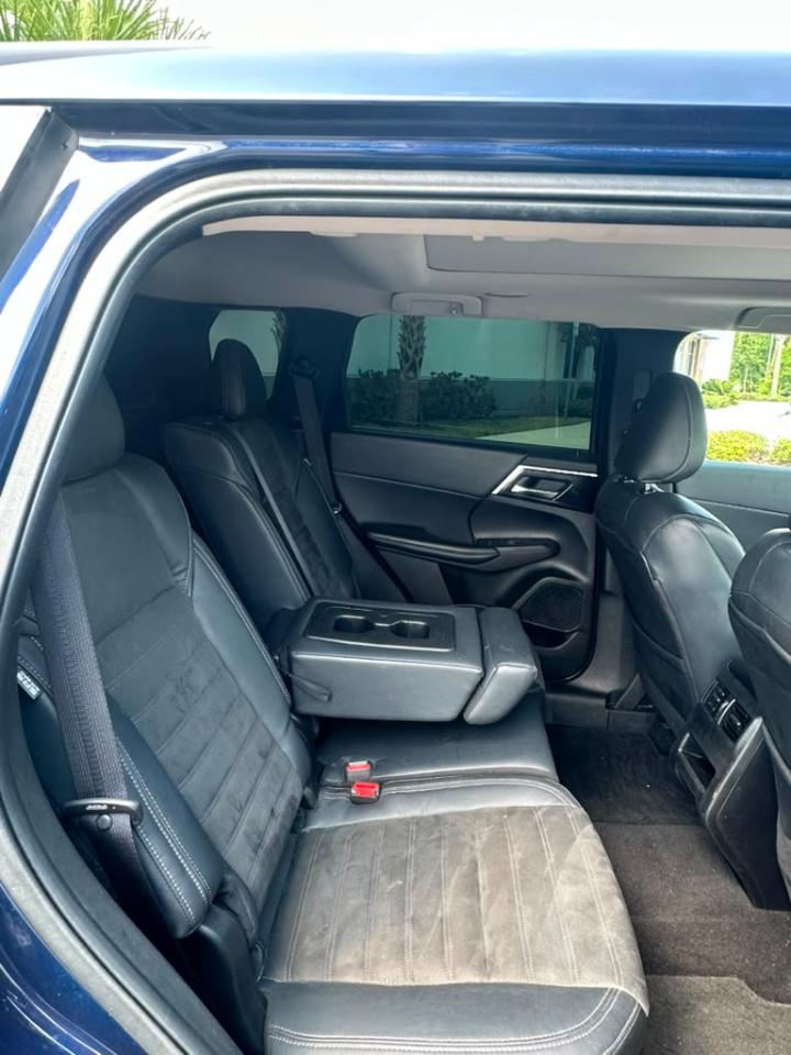 Mitsubishi Outlander SE Launch Edition S-AWC 2022