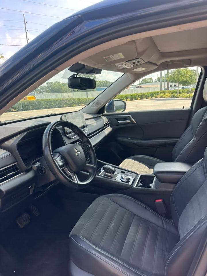 Mitsubishi Outlander SE Launch Edition S-AWC 2022