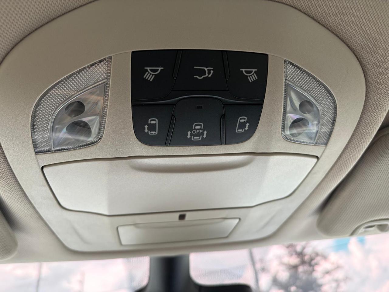 Chrysler Pacifica Touring L FWD 2024