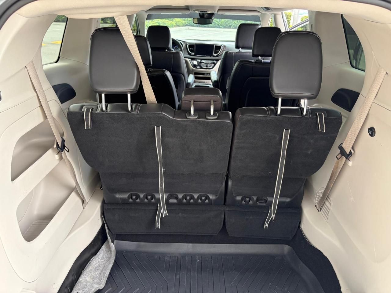 Chrysler Pacifica Touring L FWD 2024