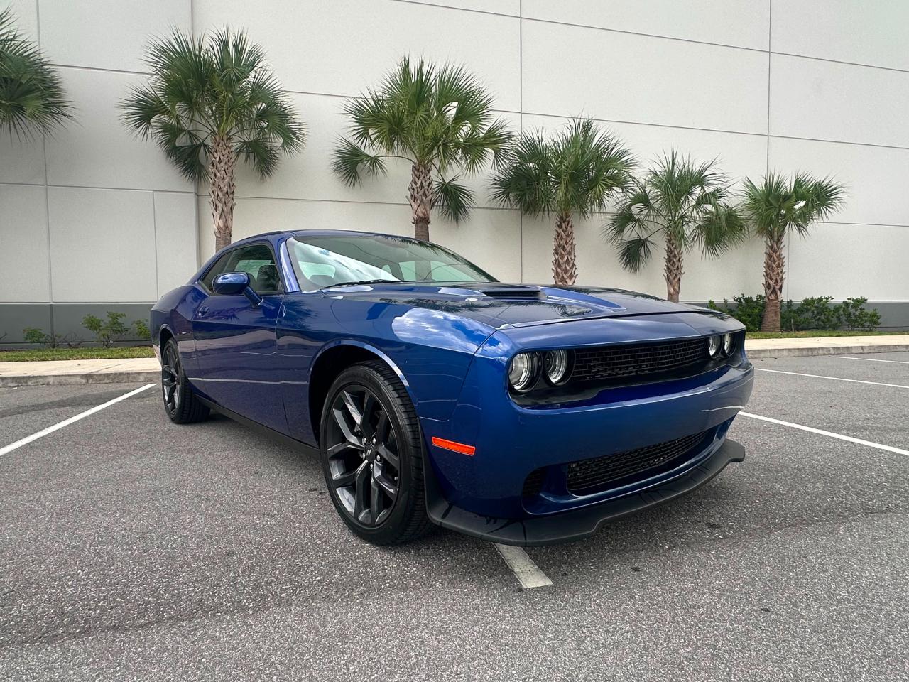 Dodge Challenger SXT RWD 2022