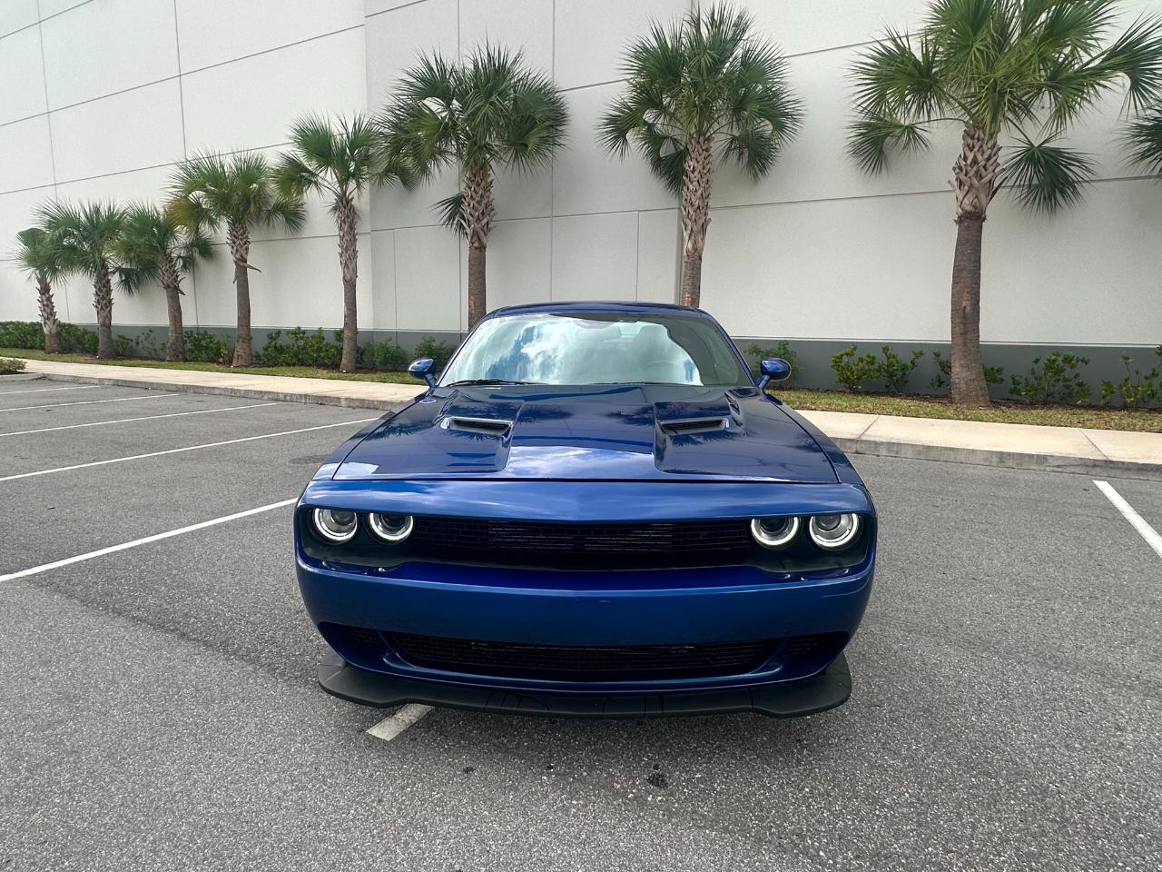 Dodge Challenger SXT RWD 2022