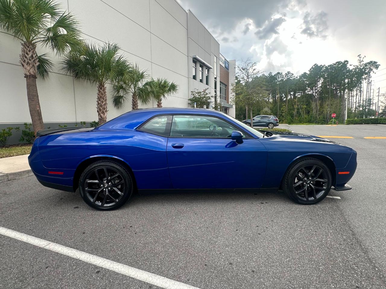 Dodge Challenger SXT RWD 2022