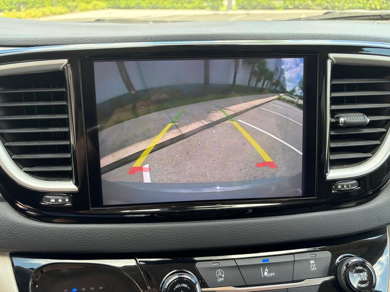 Chrysler Pacifica Touring L FWD 2022