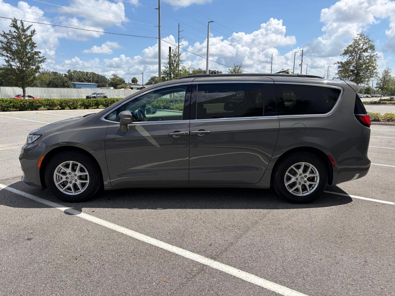 Chrysler Pacifica Touring L FWD 2022