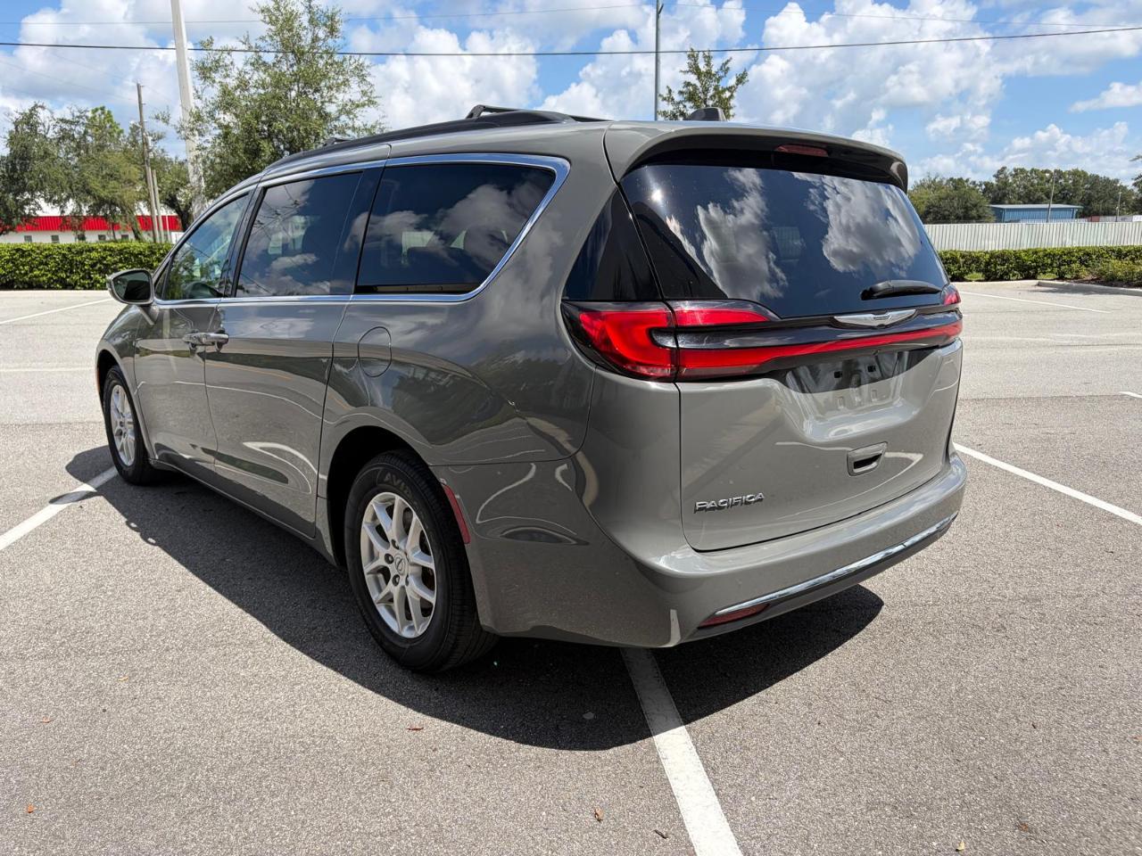 Chrysler Pacifica Touring L FWD 2022