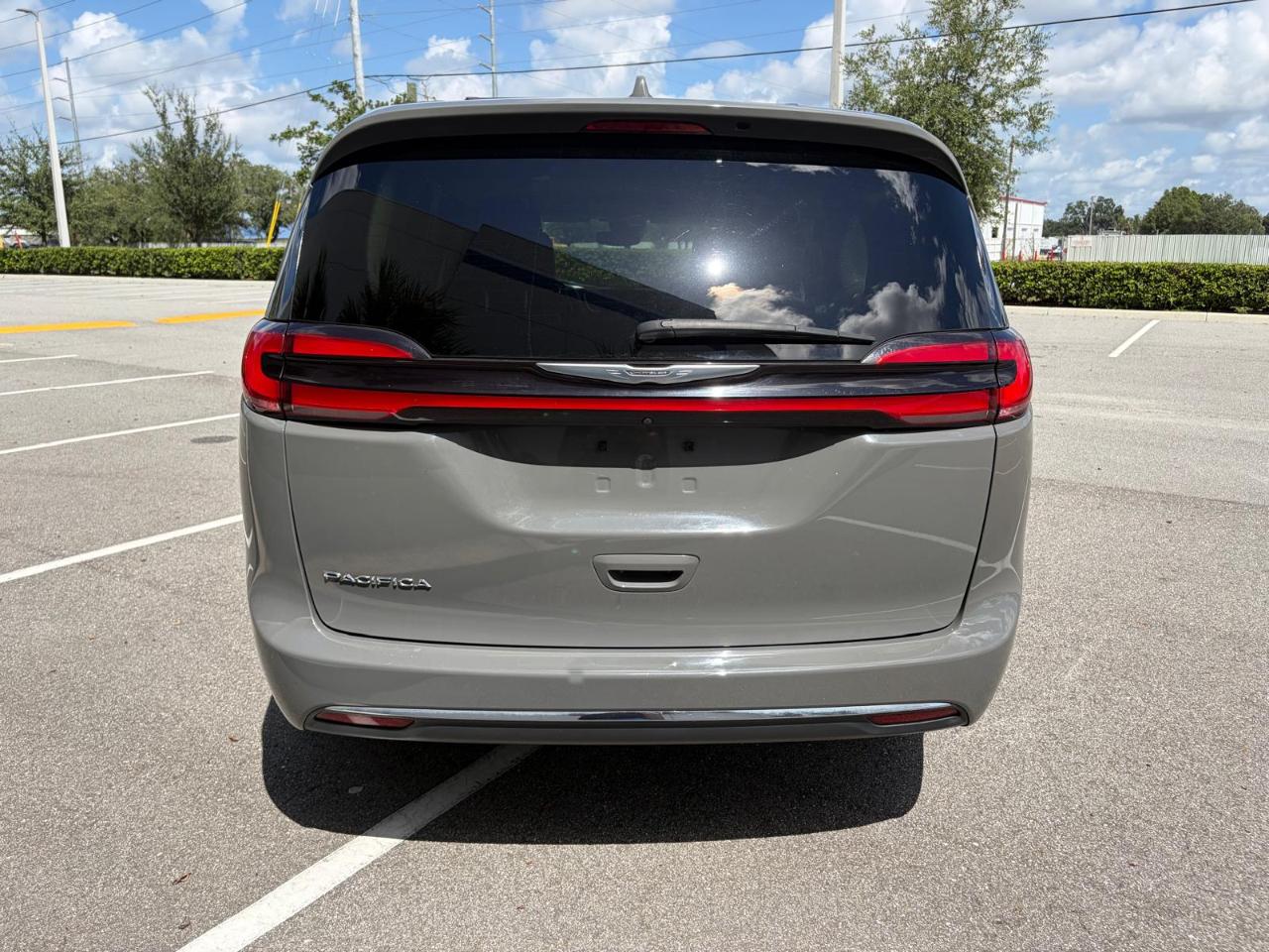 Chrysler Pacifica Touring L FWD 2022