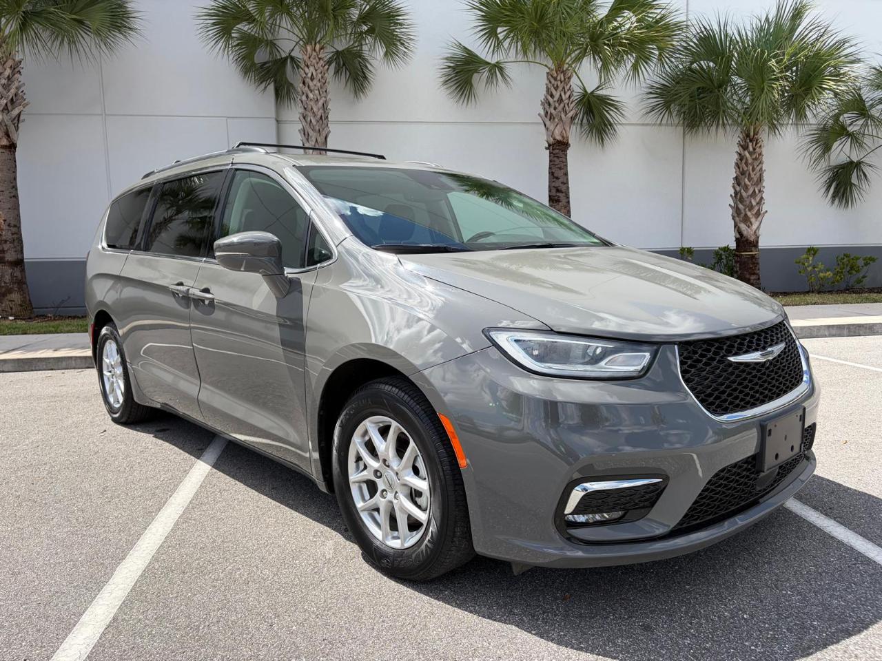 Chrysler Pacifica Touring L FWD 2022