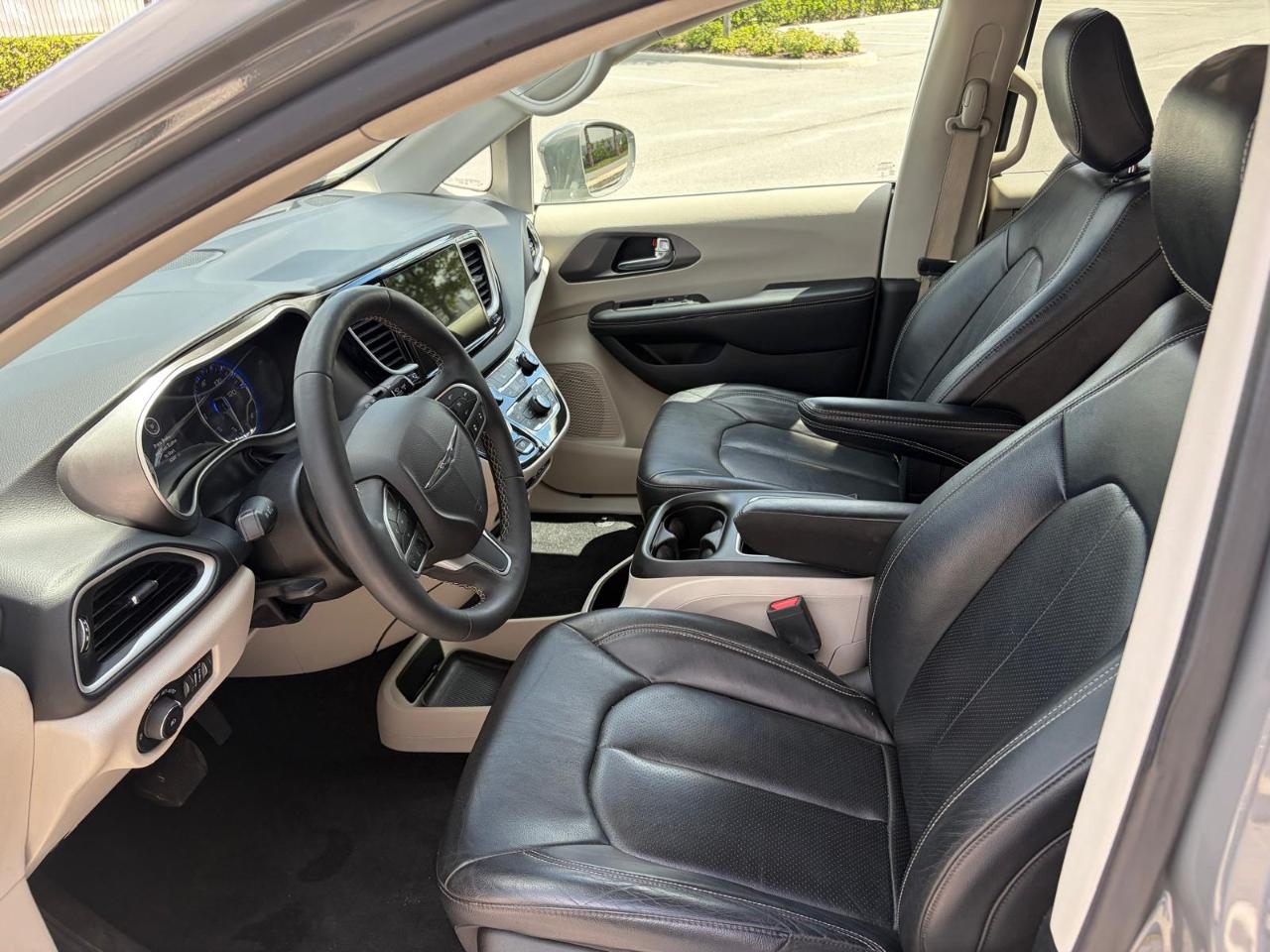 Chrysler Pacifica Touring L FWD 2022