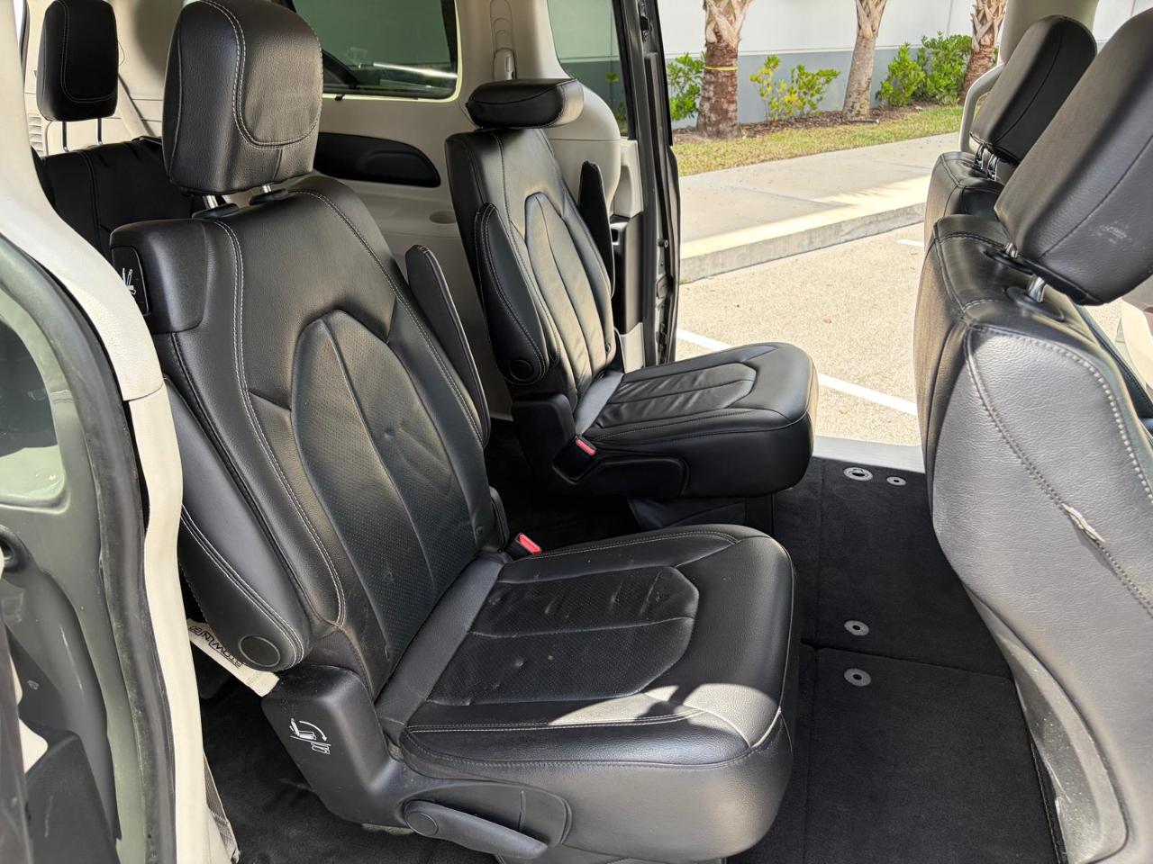 Chrysler Pacifica Touring L FWD 2022