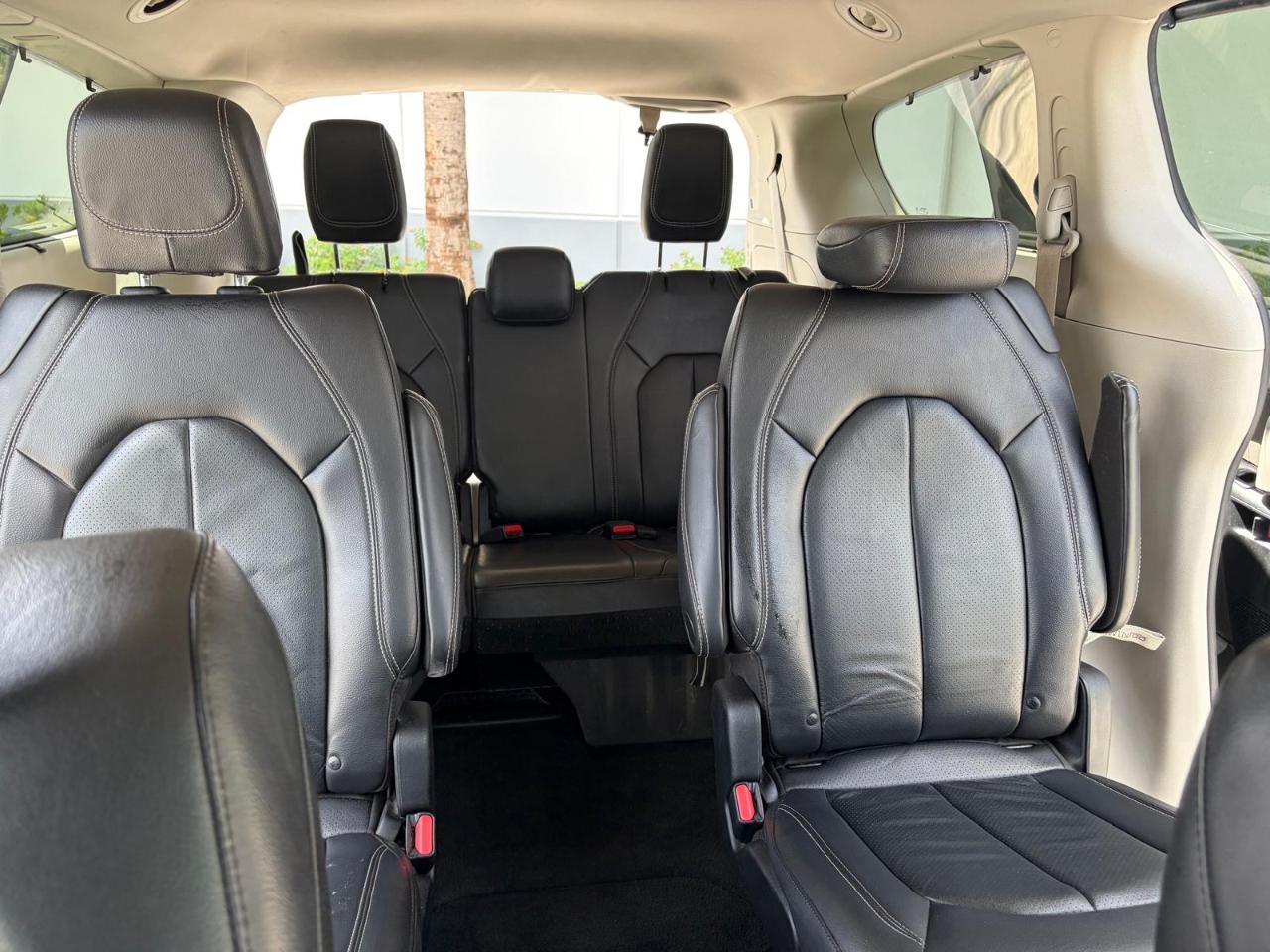 Chrysler Pacifica Touring L FWD 2022