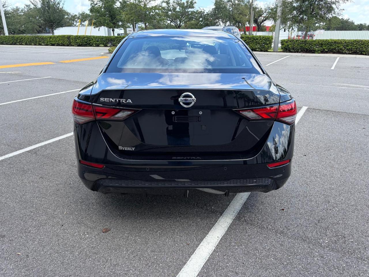 Nissan Sentra S CVT 2023