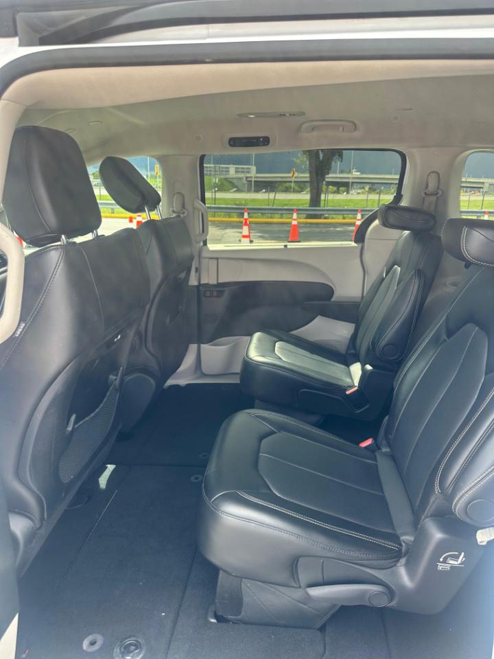 Chrysler Pacifica Touring L FWD 2024