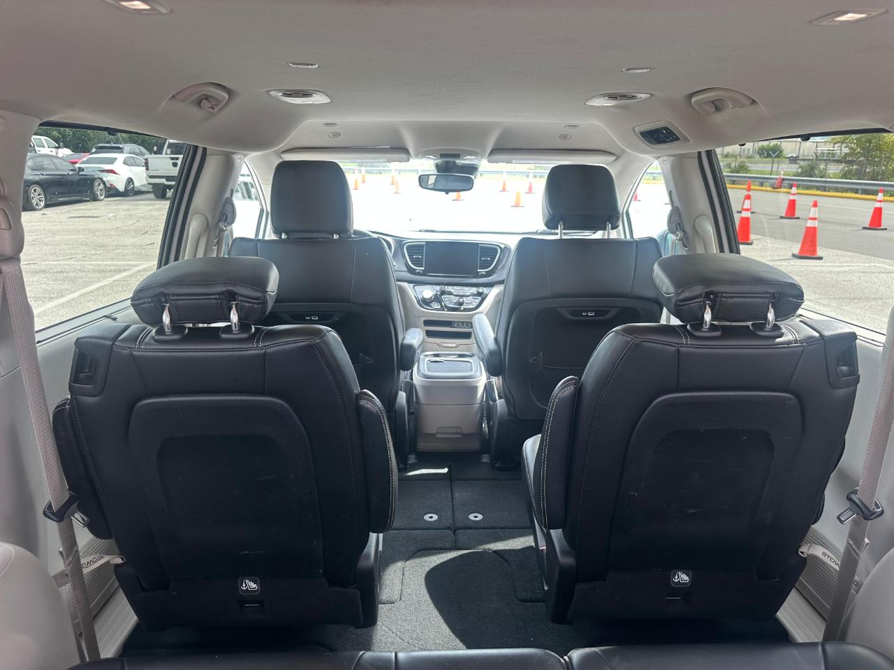 Chrysler Pacifica Touring L FWD 2024