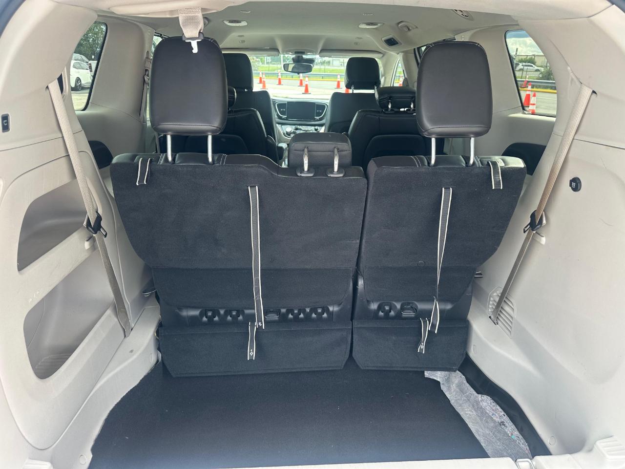 Chrysler Pacifica Touring L FWD 2024