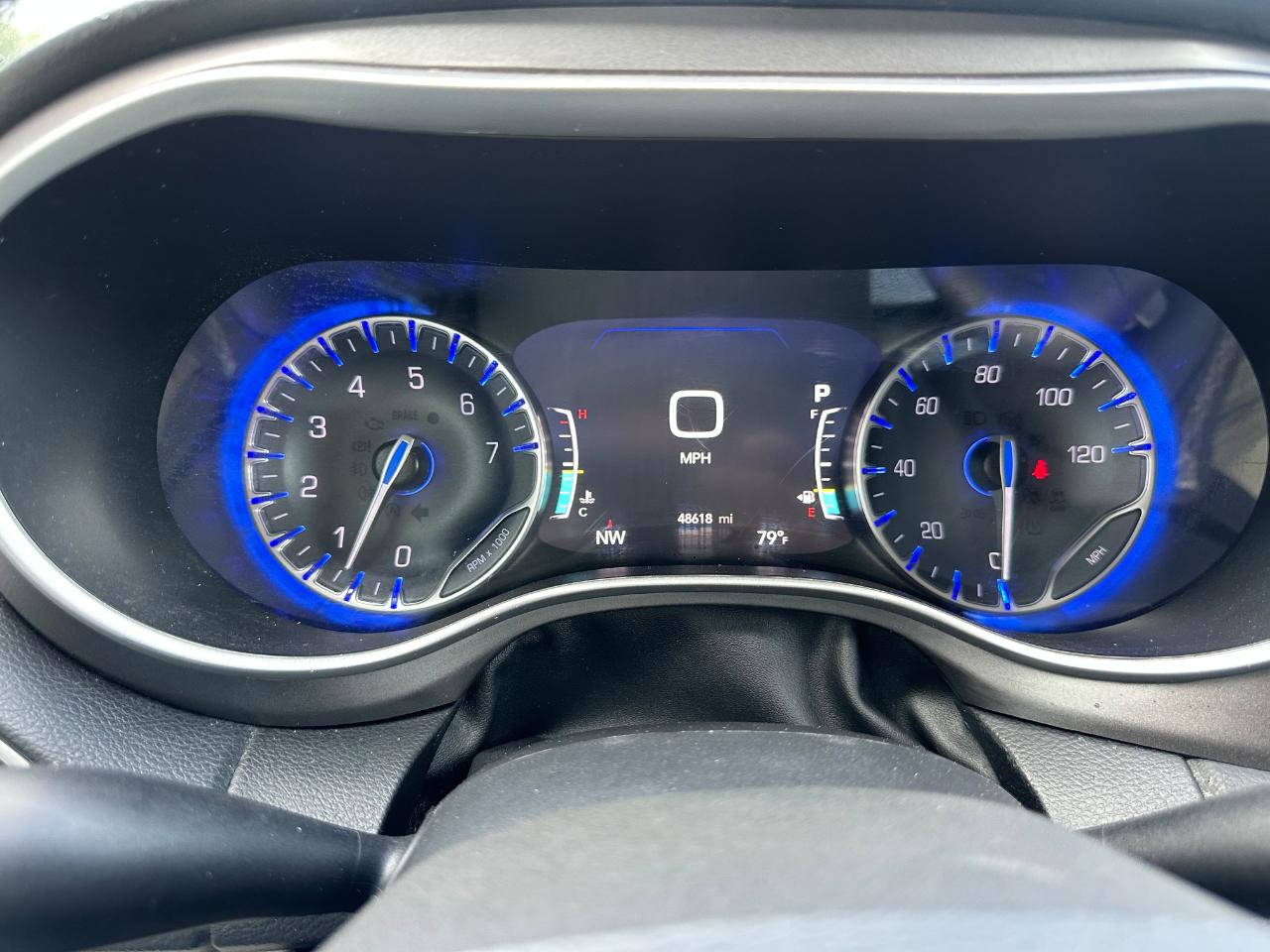 Chrysler Pacifica Touring L FWD 2024