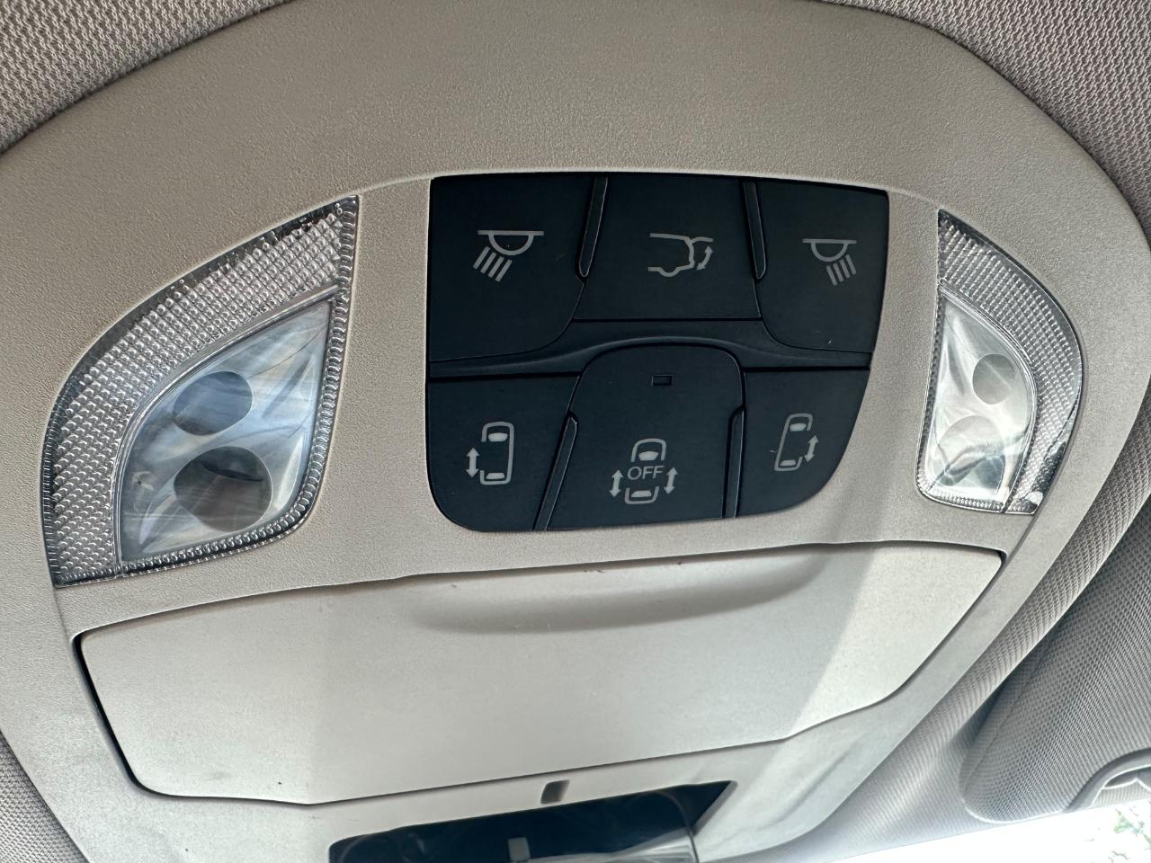 Chrysler Pacifica Touring L FWD 2024