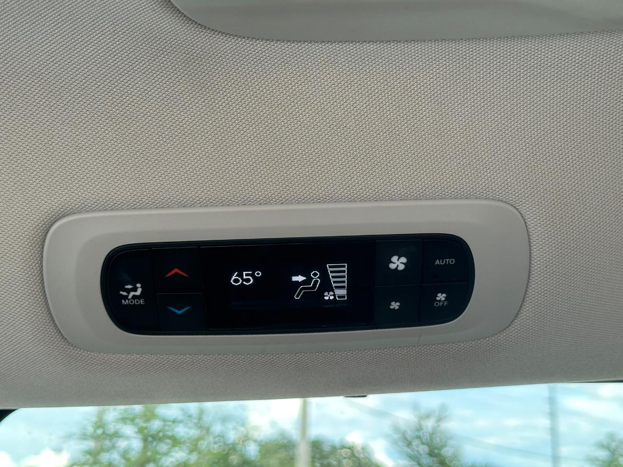 Chrysler Pacifica Touring L FWD 2024