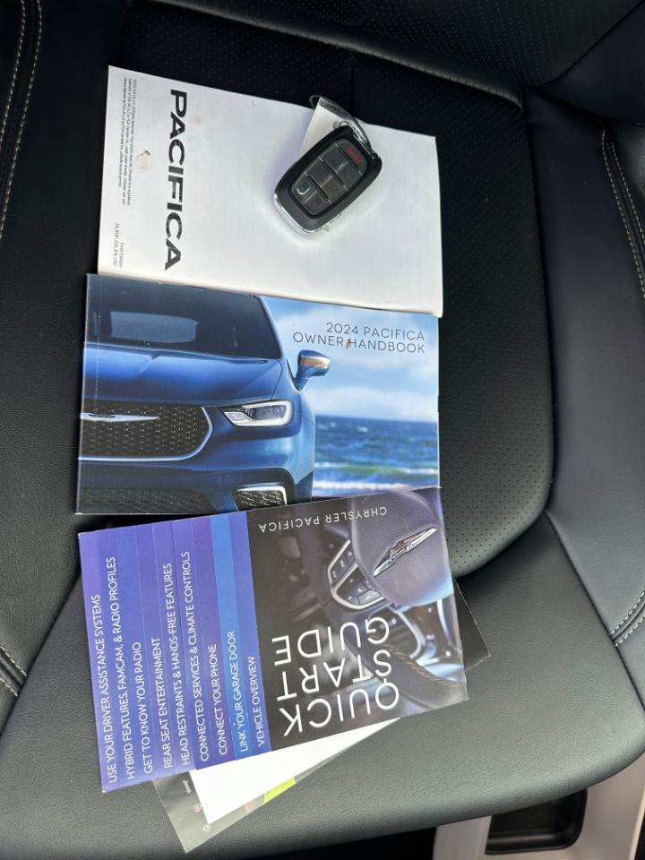 Chrysler Pacifica Touring L FWD 2024