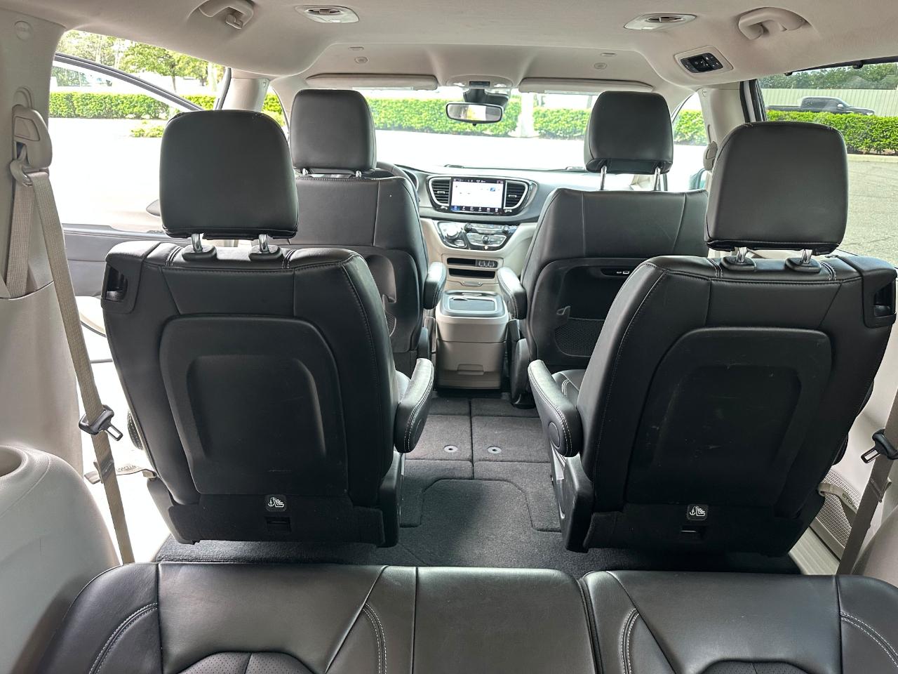 Chrysler Pacifica Touring L FWD 2024