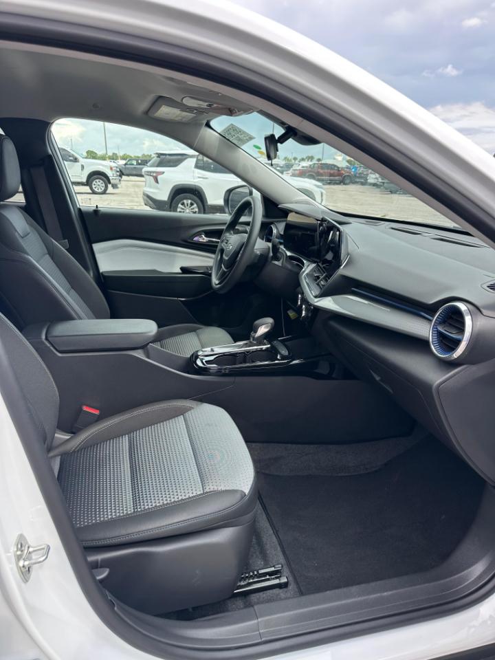 Chevrolet Trax FWD 4dr LT 2026