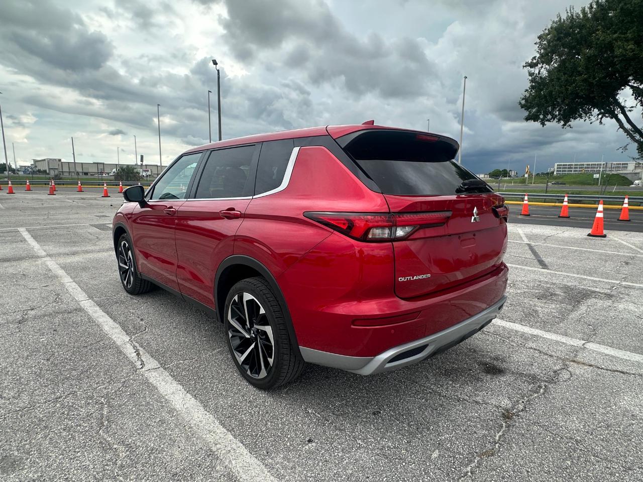 Mitsubishi Outlander SE FWD 2024