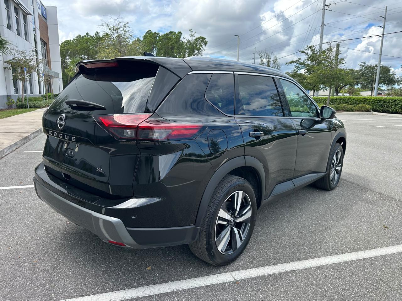 Nissan Rogue FWD SL *Ltd Avail* 2026
