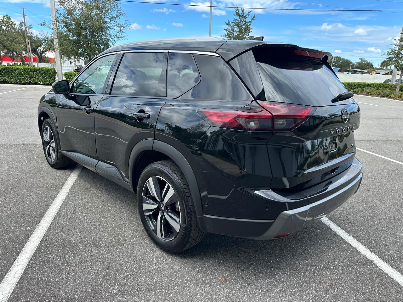 Nissan Rogue FWD SL *Ltd Avail* 2026