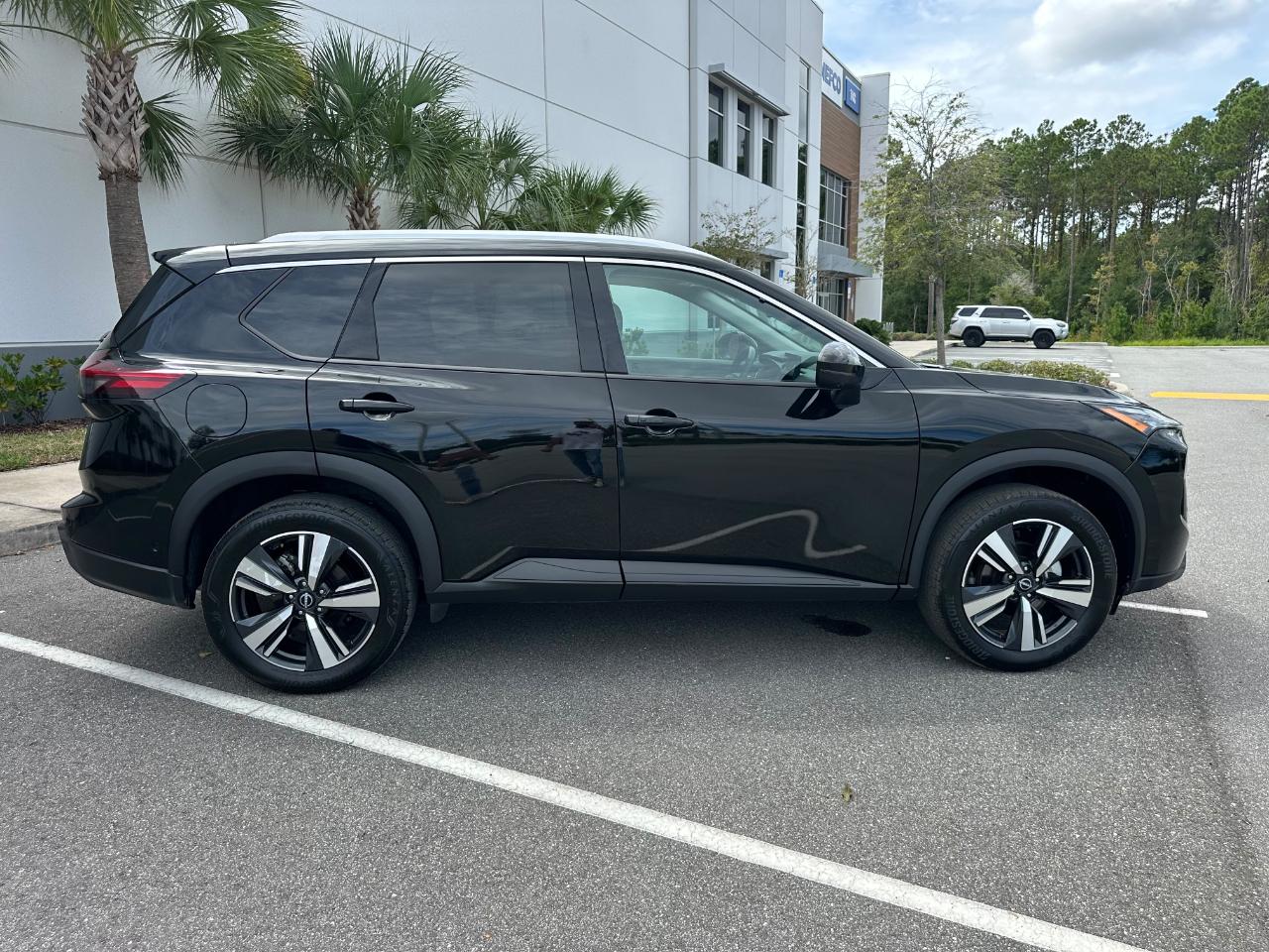 Nissan Rogue FWD SL *Ltd Avail* 2026