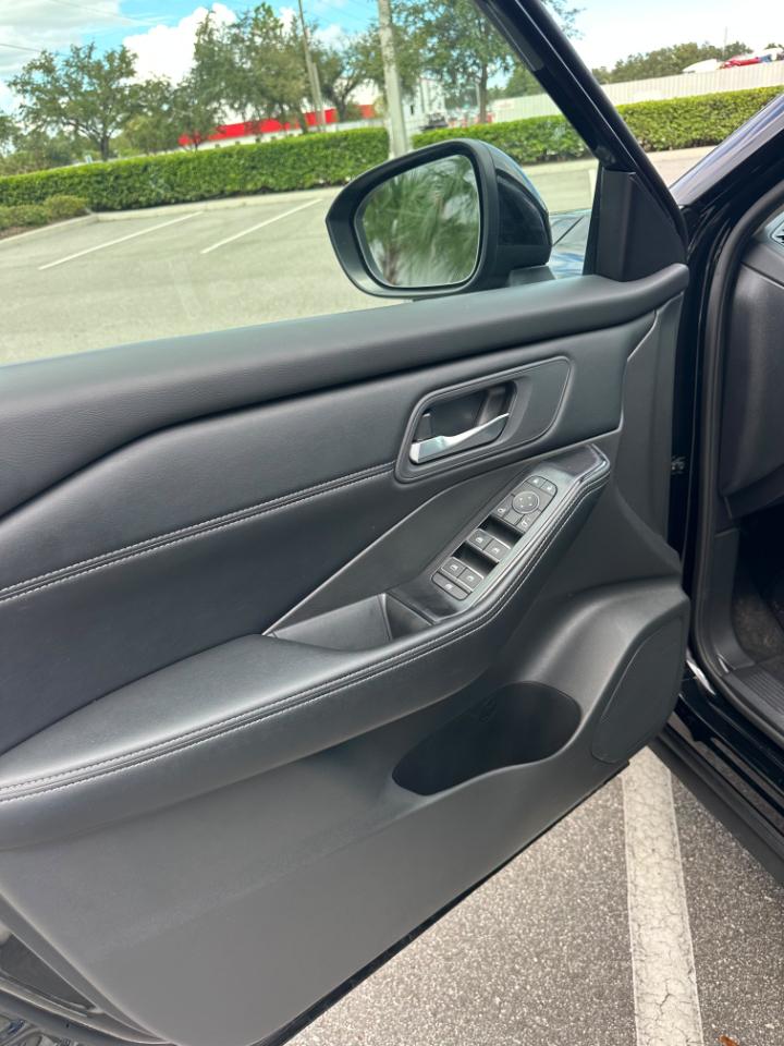 Nissan Rogue FWD SL *Ltd Avail* 2026