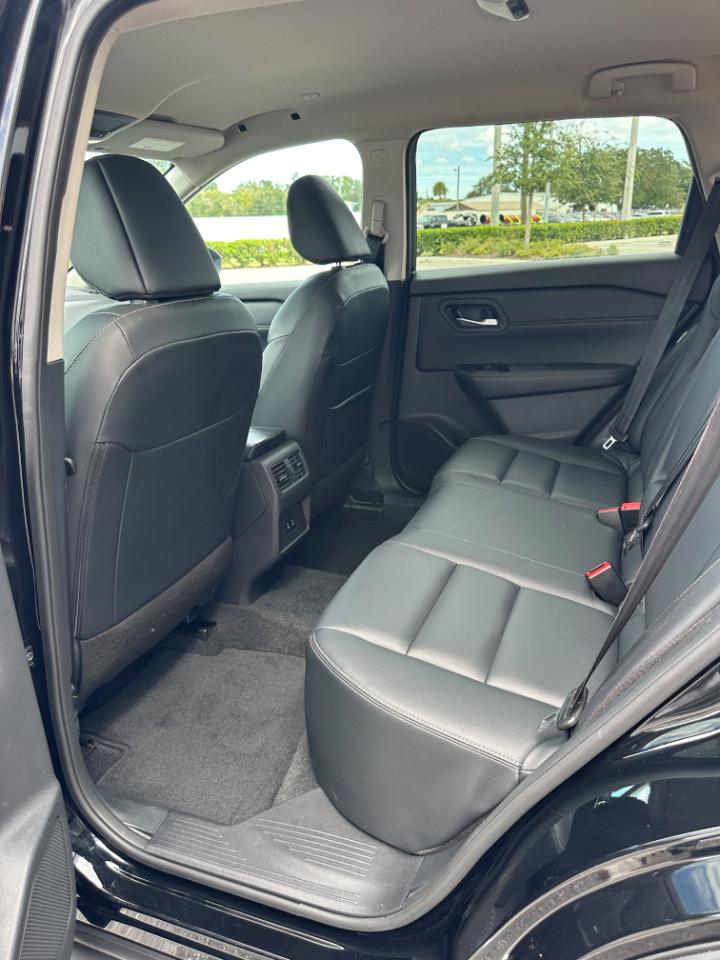 Nissan Rogue FWD SL *Ltd Avail* 2026
