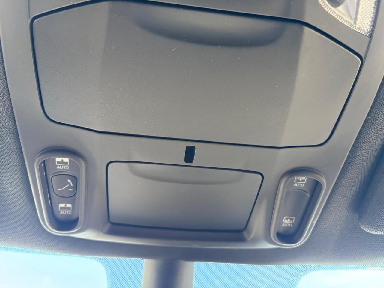 Chrysler Pacifica Limited FWD 2025