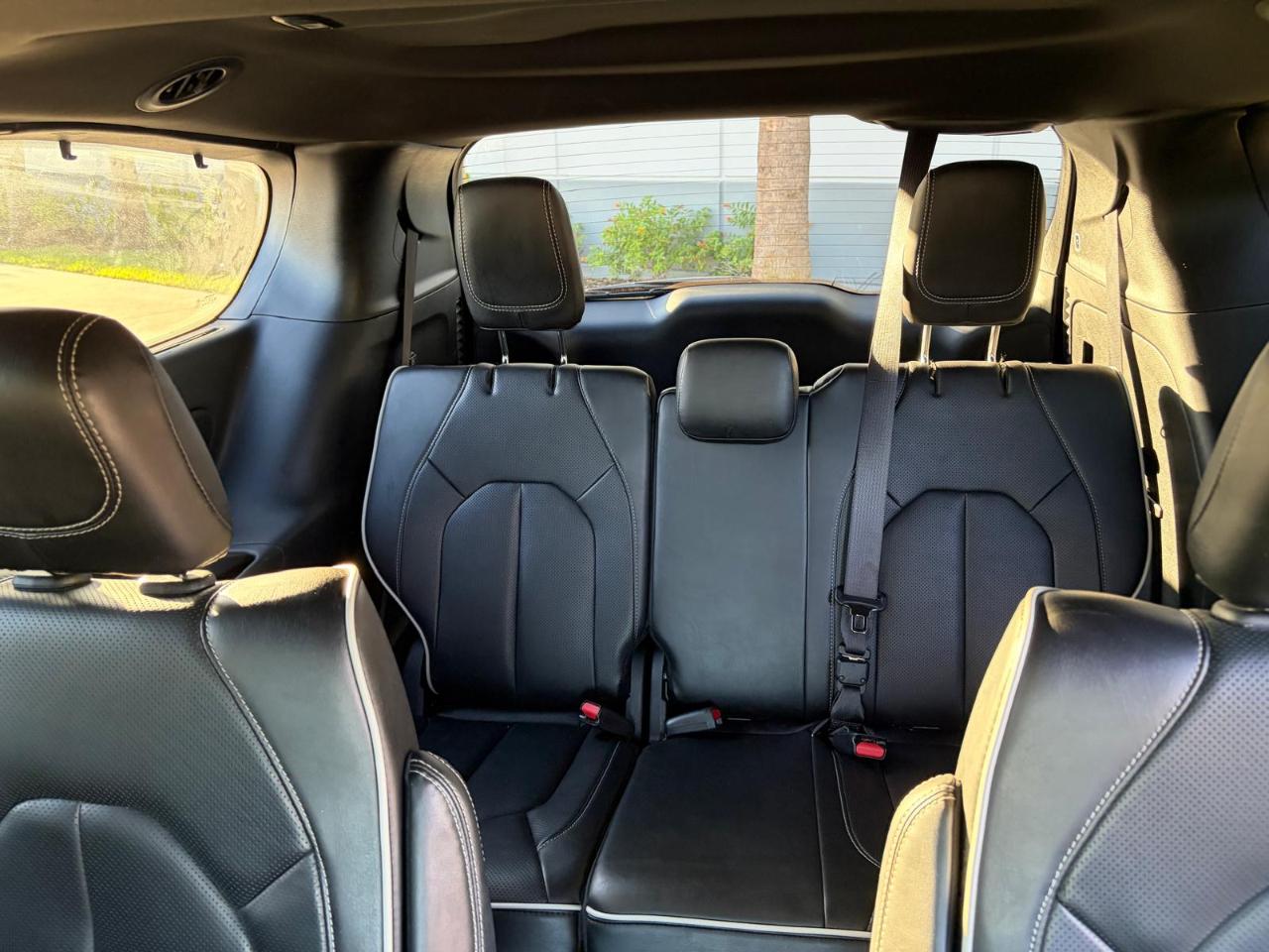 Chrysler Pacifica Limited FWD 2025