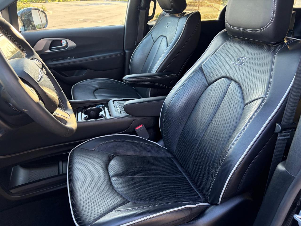 Chrysler Pacifica Limited FWD 2025