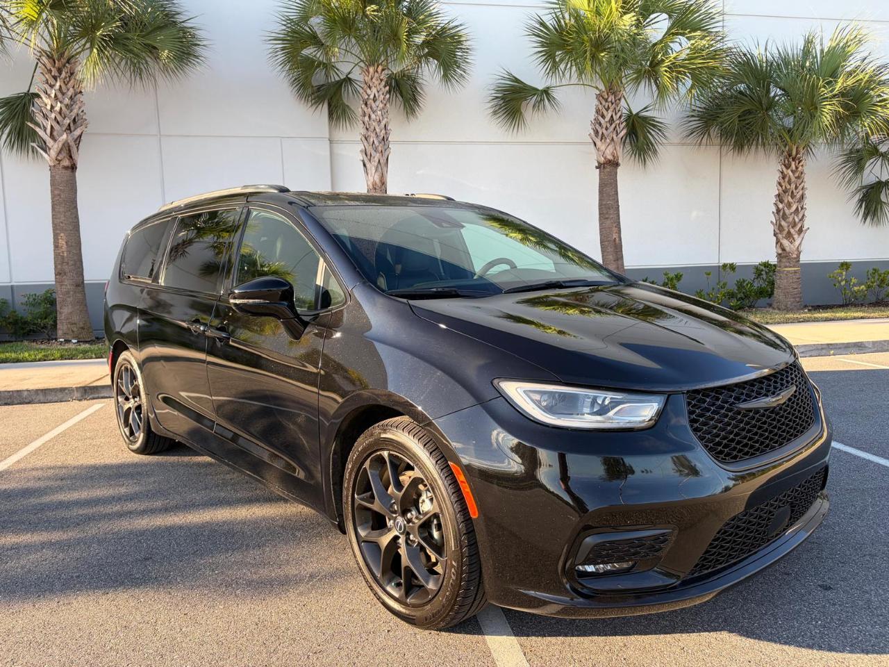 Chrysler Pacifica Limited FWD 2025